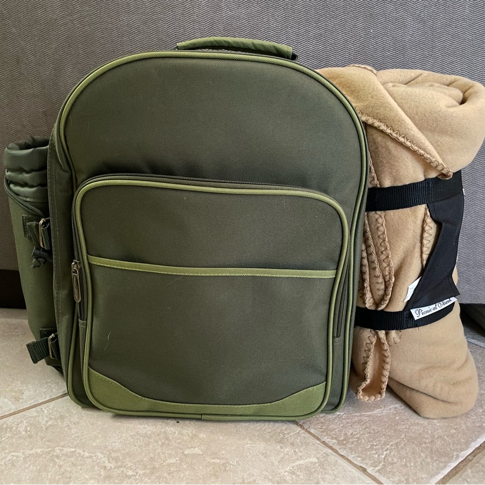 4 Person Eco Picnic Backpack with Cooler, Insulated Wine Holder & Blanket